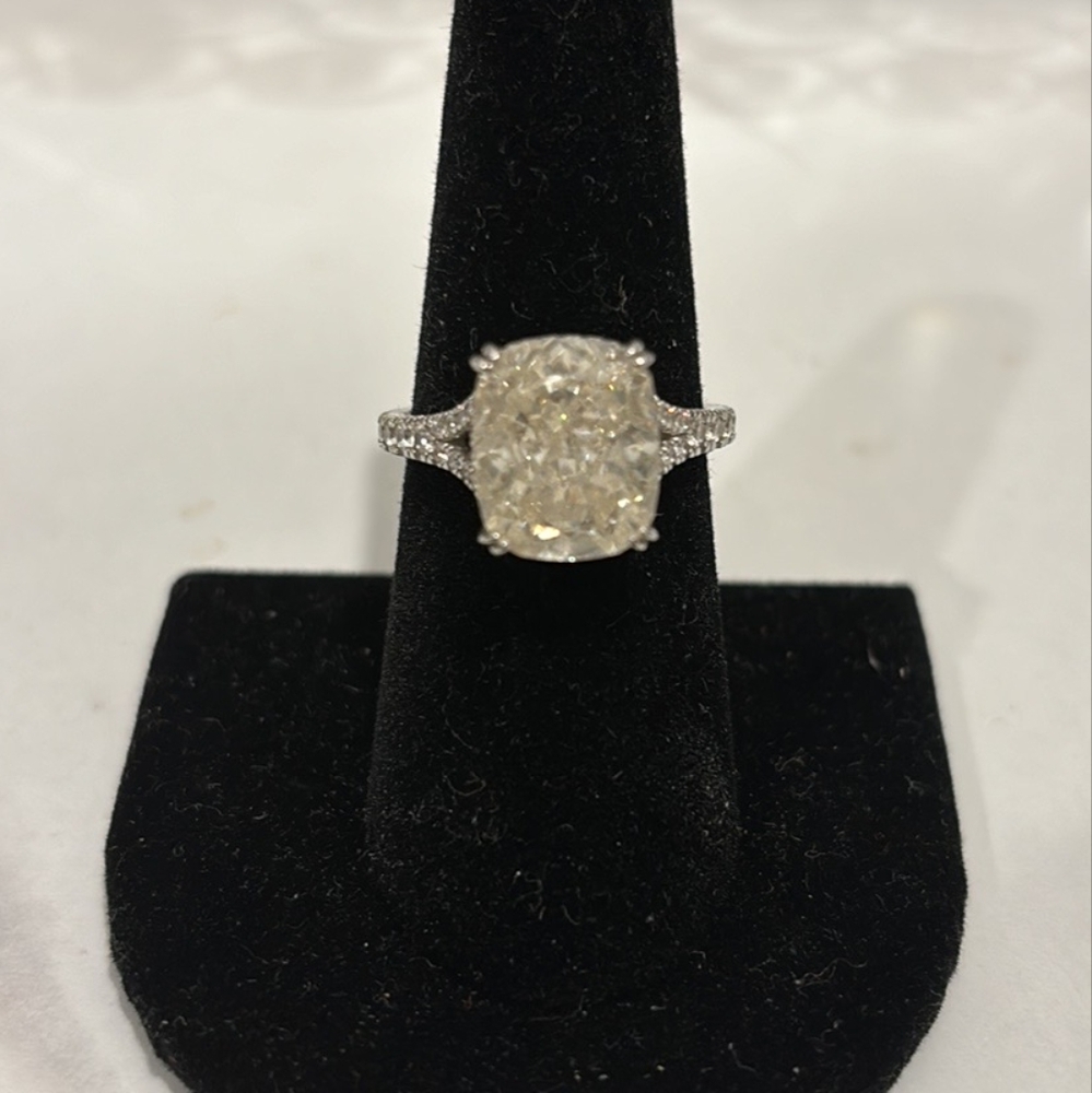 5 CT Moissanite Elongated Cushion Cut